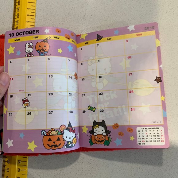 2011 HELLO KITTY PLANNER BRAND NEW - Picture 13 of 14
